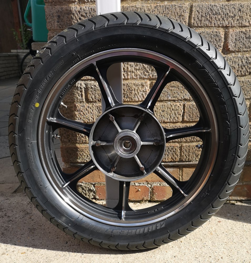 Rear Tyre Not Seated - View From Side.jpg