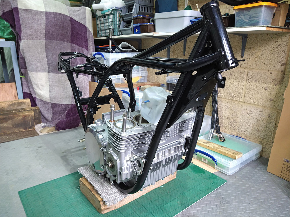 079_Engineinframe1.jpg