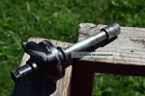 early_front_axle_wspeedo_drive_vintage_kawasaki-1_7000.jpg