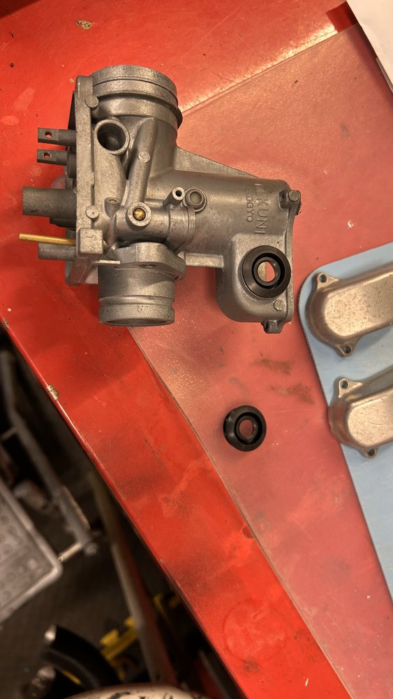 Carb link grommets .jpg