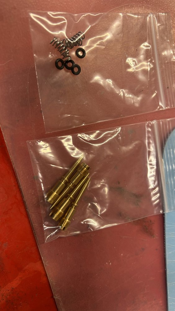 Carb air screws.jpg