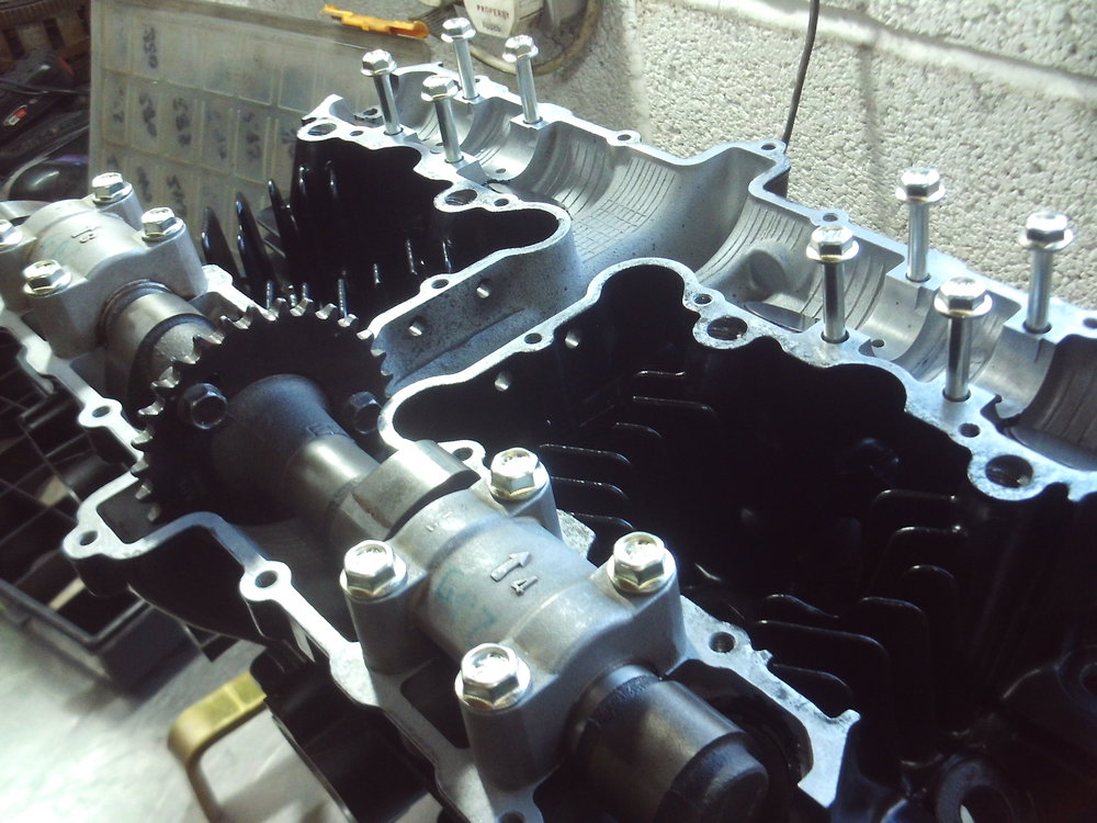 cylinder head.JPG