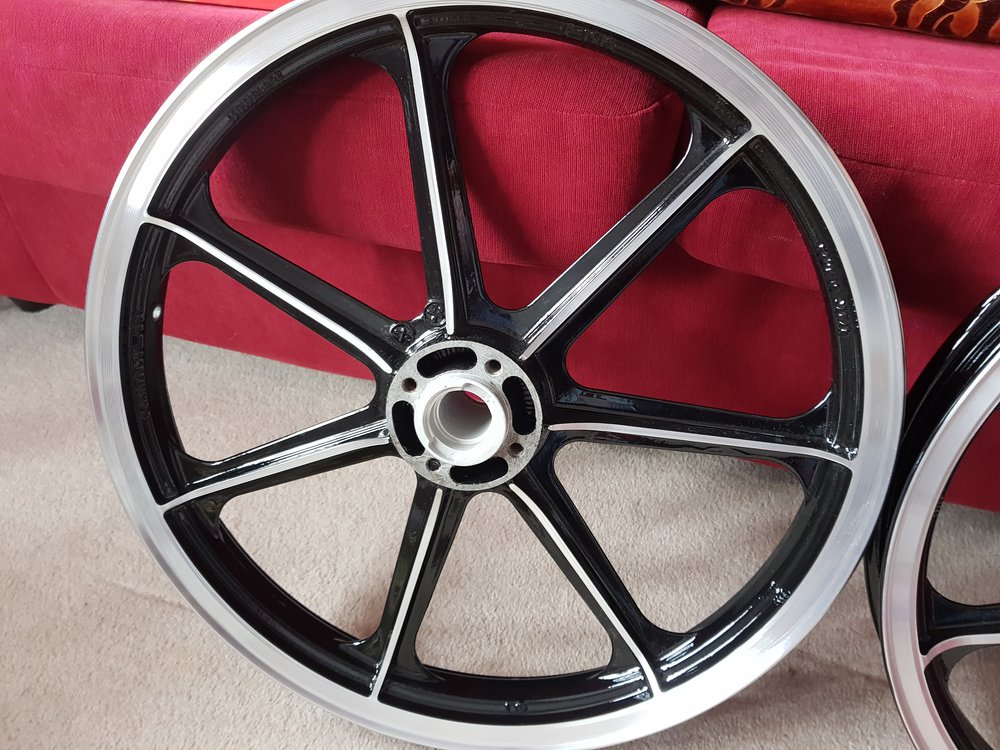 Wheel Black 3.jpg